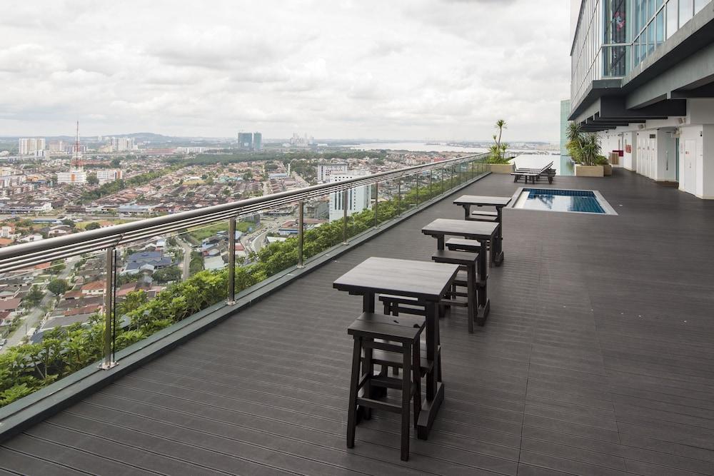 Holiday Villa Johor Bahru City Centre Bagian luar foto