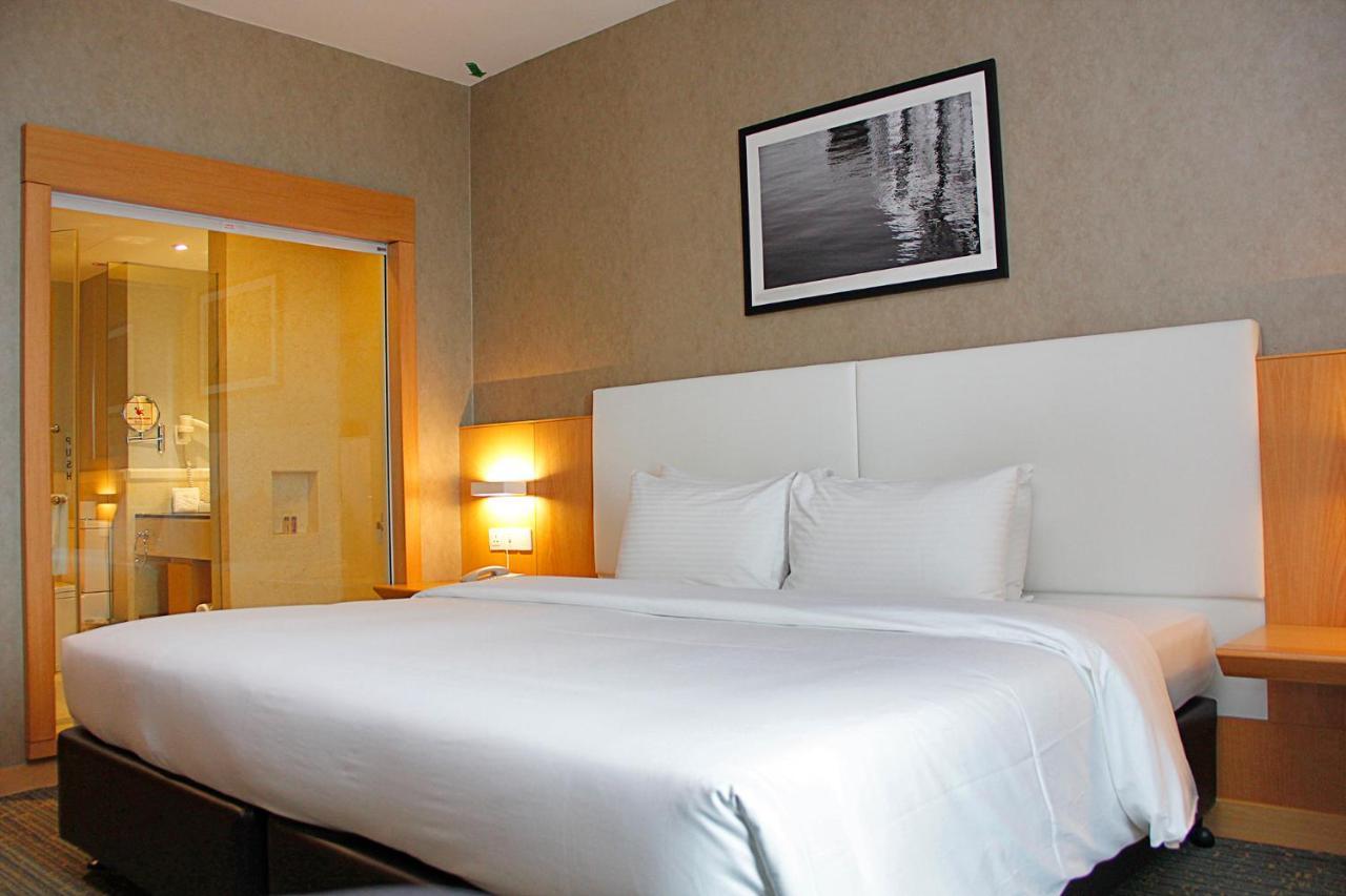 Holiday Villa Johor Bahru City Centre Bagian luar foto