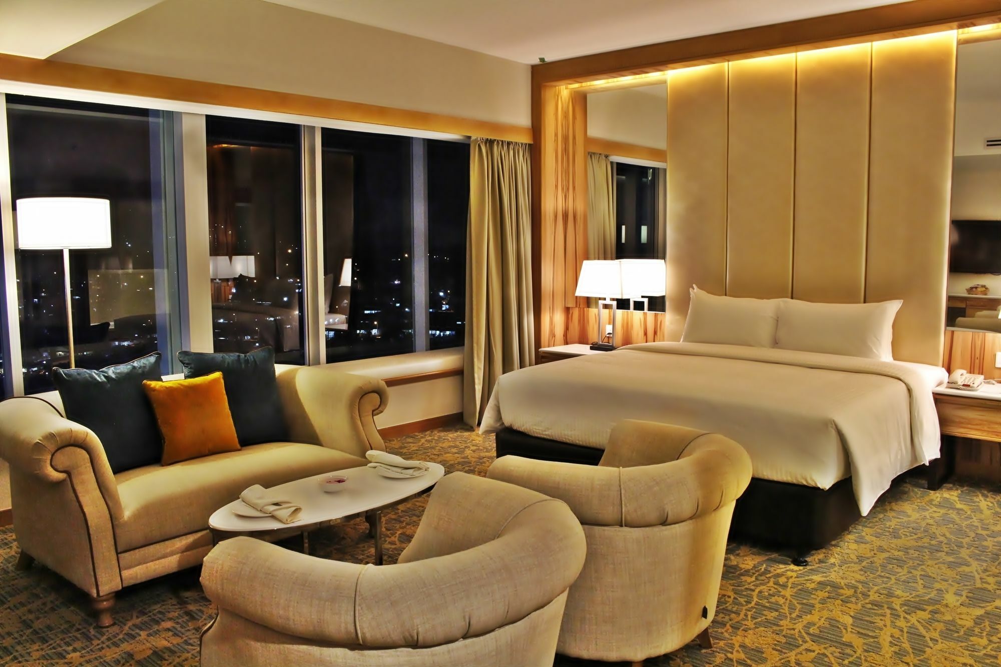 Holiday Villa Johor Bahru City Centre Bagian luar foto